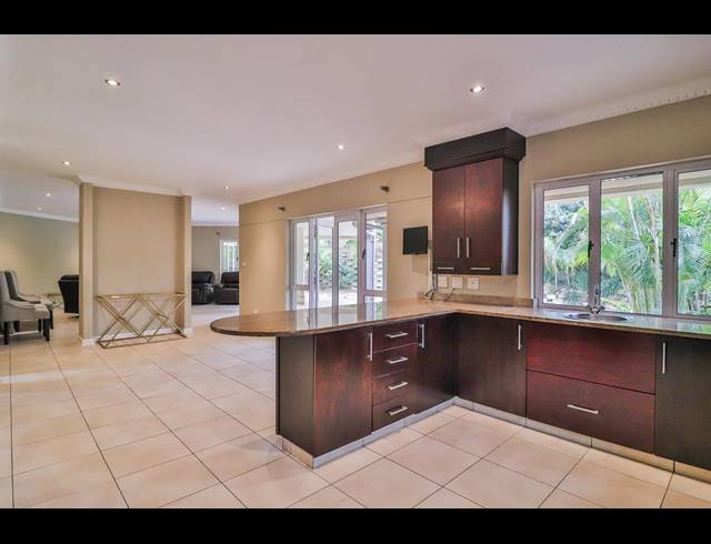 3 BEDROOM TOWNHOUSE TO LET IN UMHLANGA CENTRAL